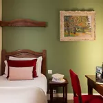 Hotel Des Marronniers Paris