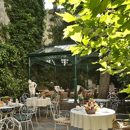 Des Marronniers 3* Párizs