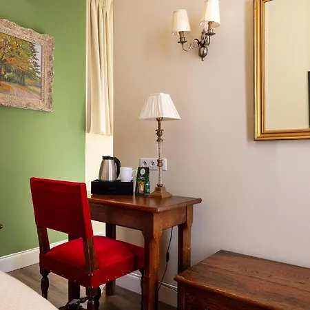 Hotel Des Marronniers Paris