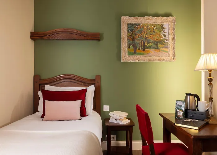 Hotel Des Marronniers Paris