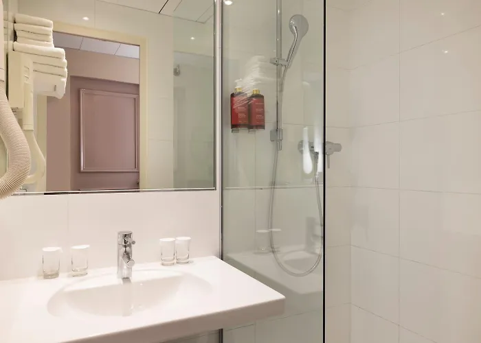 Hotel Des Marronniers Paris