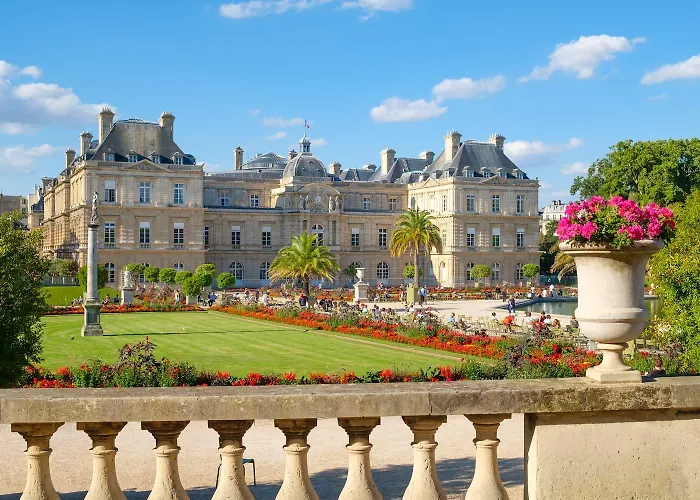 Hotel Des Marronniers Paris
