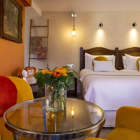 Des Marronniers 3* Párizs